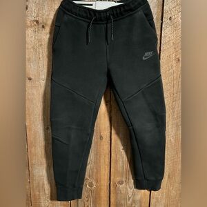 Nike Tech Kids Sweatpants - Size M